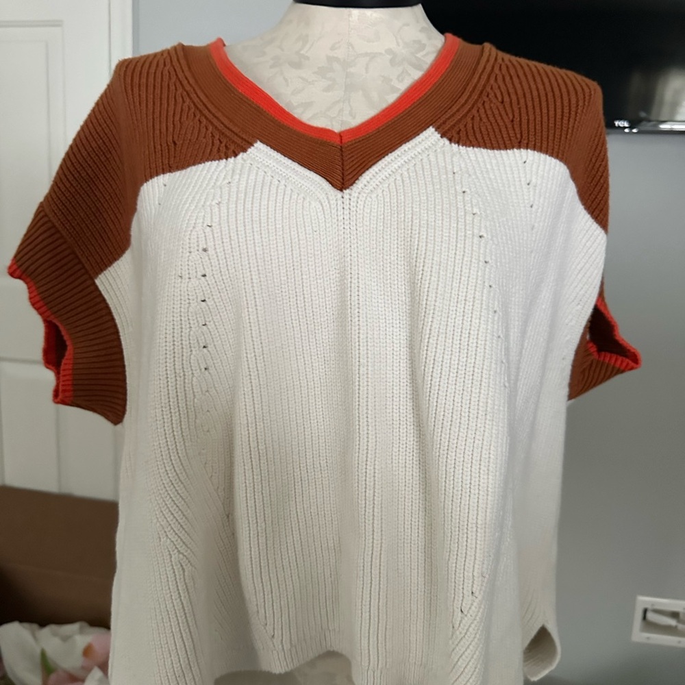 Women's V-Neck Color Block Sweater - Picture 6 of 8